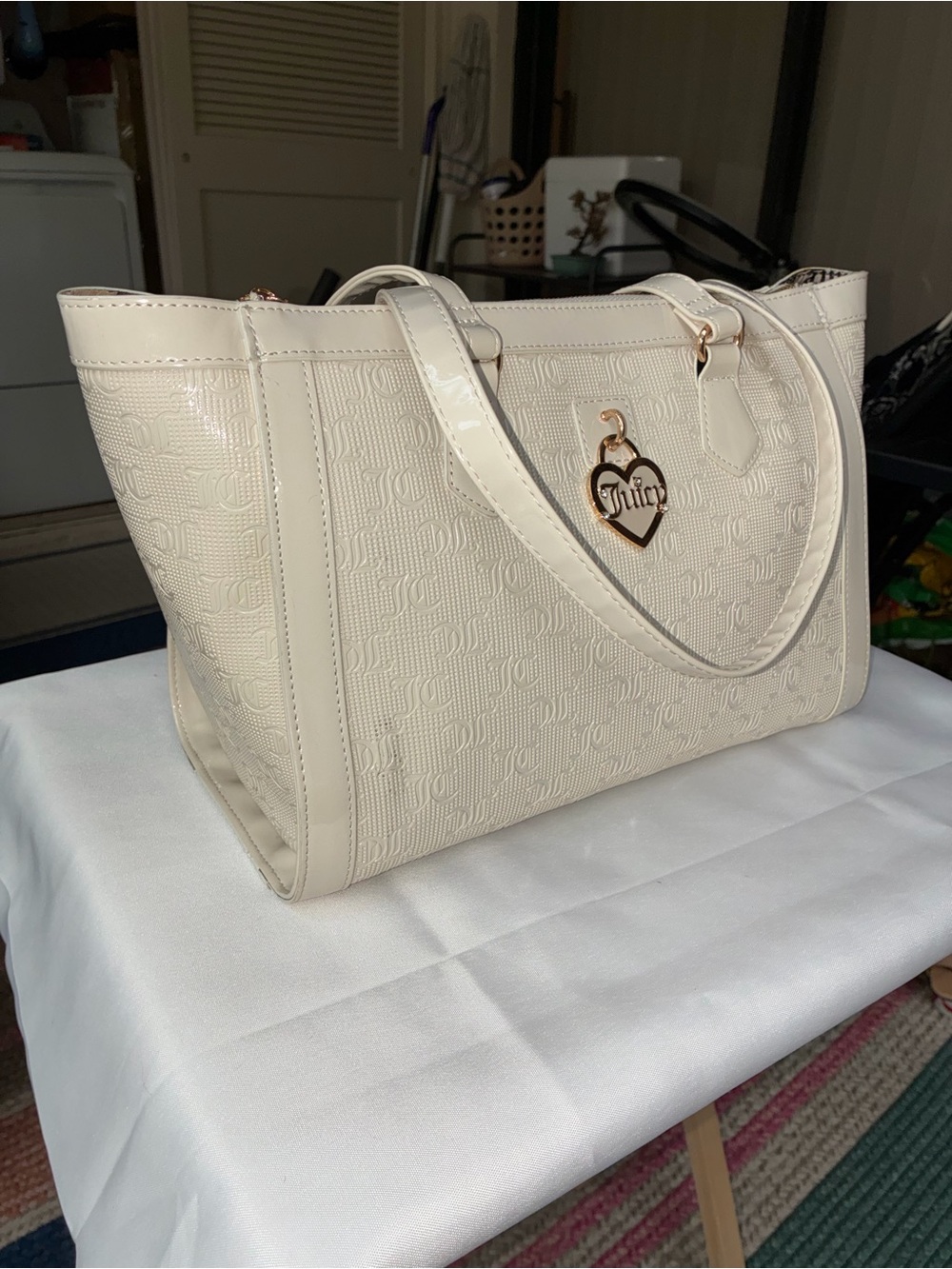 Juicy Couture Gothic JC Logo Monogram Tote Cream Gold Hardware Heart Lock - Picture 5 of 15